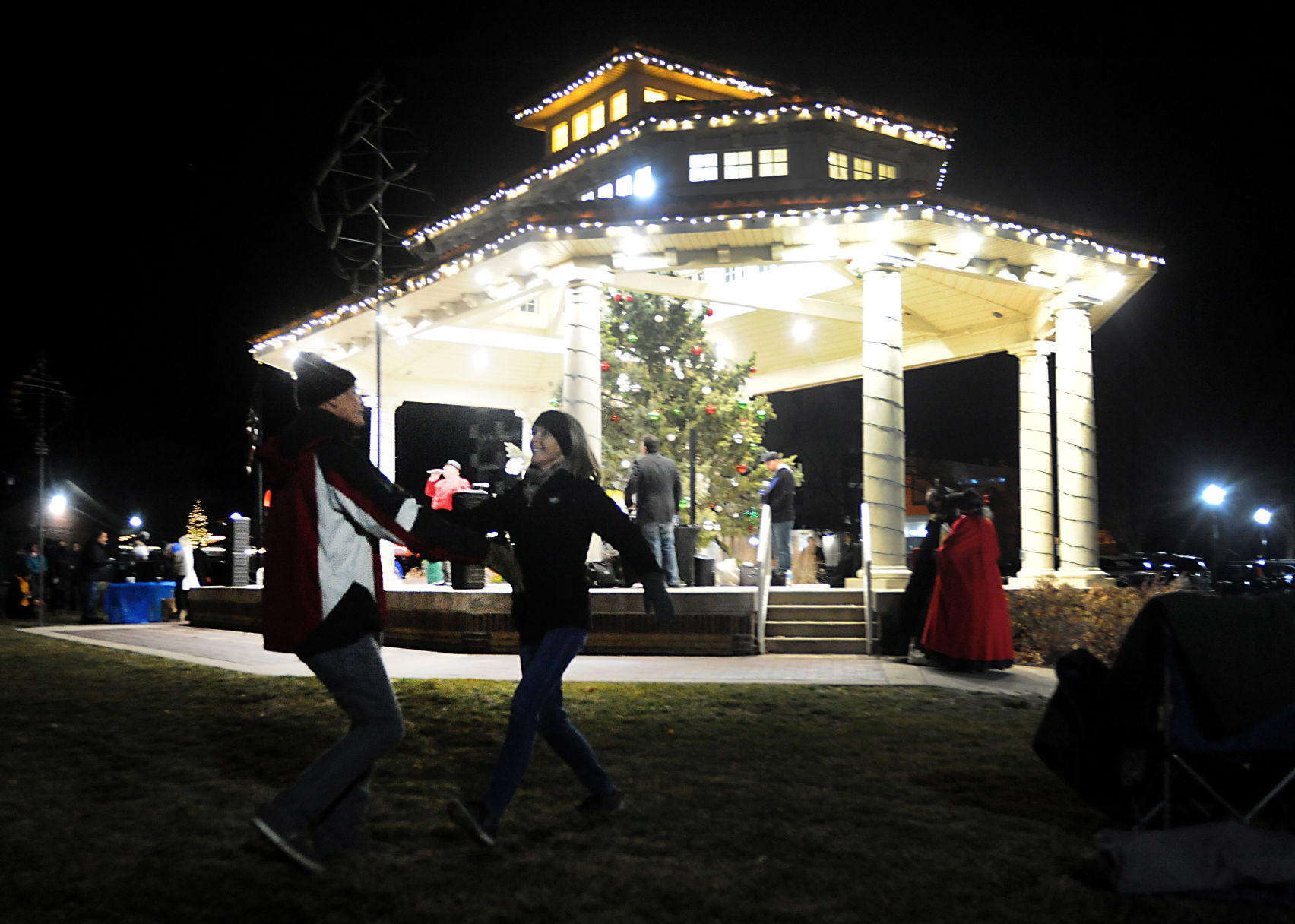 Lake Geneva tree lighting